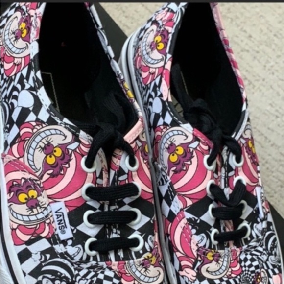 Disney Alice in Wonderland Cheshire Vans - Picture 10 of 12